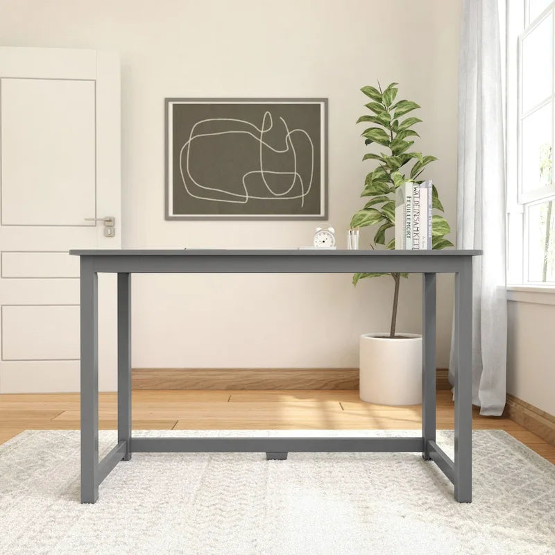 Moderner minimalistischer Schreibtisch mit Beinen aus Massivholz für zu Hause