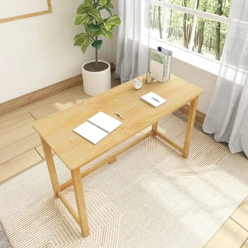 Moderner minimalistischer Schreibtisch mit Beinen aus Massivholz für zu Hause
