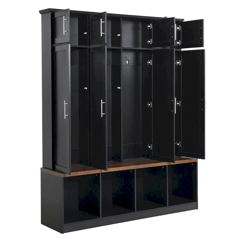 Klassische Garderobe für den Eingangsbereich mit Kassettentüren und Sitzbank in Holzoptik