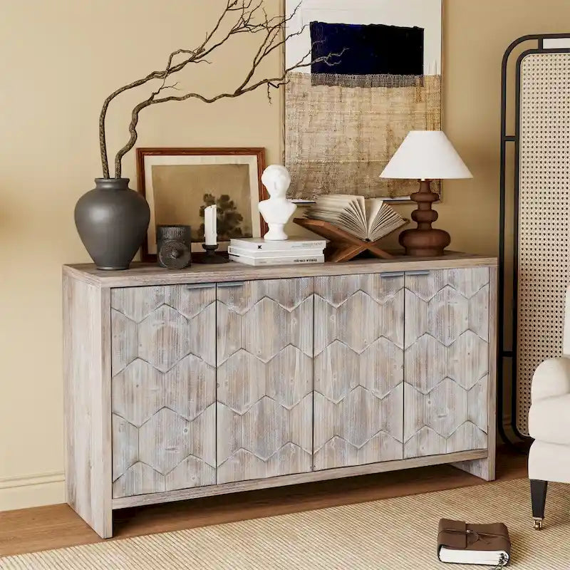 Buffet-Sideboard im Landhausstil aus naturfarben gewaschenem Holz mit vier Türen und geometrischem Muster