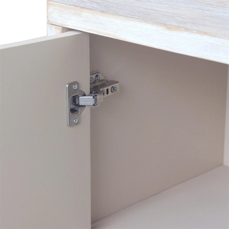 Buffet-Sideboard im Landhausstil aus naturfarben gewaschenem Holz mit vier Türen und geometrischem Muster